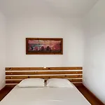 شقة Argileos